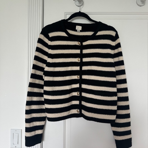 Women's Ribbed Cuff Button-Front Cardigan - Picture 5 of 7